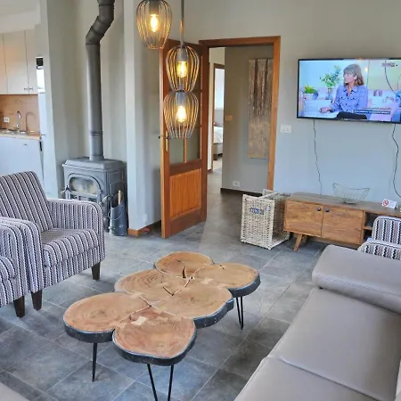Stylishly Furnished With Stunning Views Over The Ardennes * דורבורי