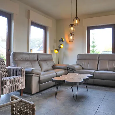 Stylishly Furnished With Stunning Views Over The Ardennes דורבורי