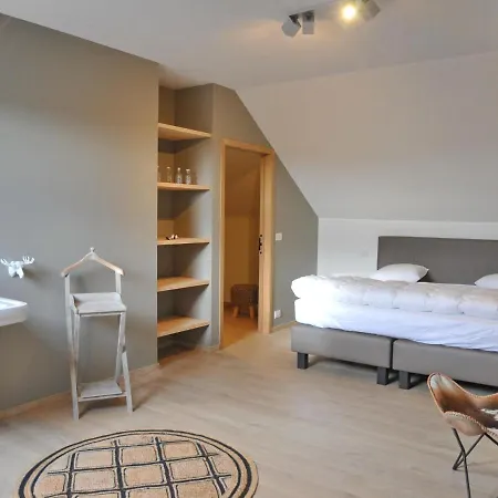 Stylishly Furnished With Stunning Views Over The Ardennes בית נופש דורבורי
